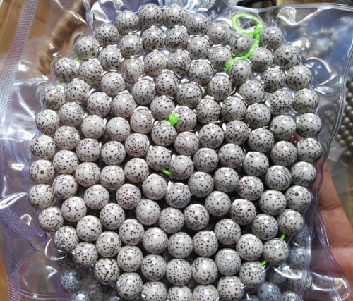 星月菩提手串是戴重的好,还是轻的好?_文玩鉴赏网